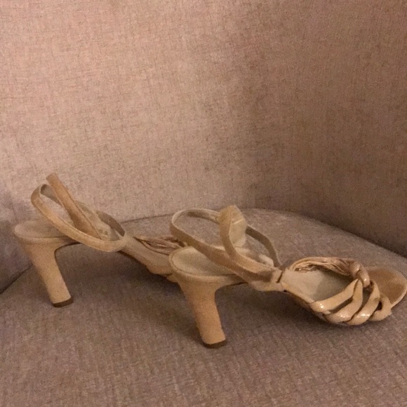 Tosoni heels - Picture 3 of 8